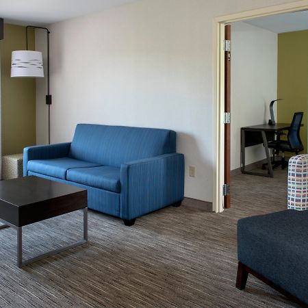 Holiday Inn Express Great Barrington By Ihg Exterior photo