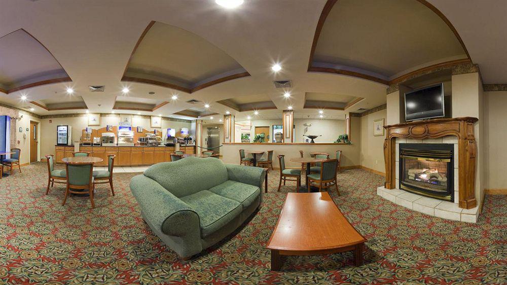 Holiday Inn Express Great Barrington By Ihg Exterior photo