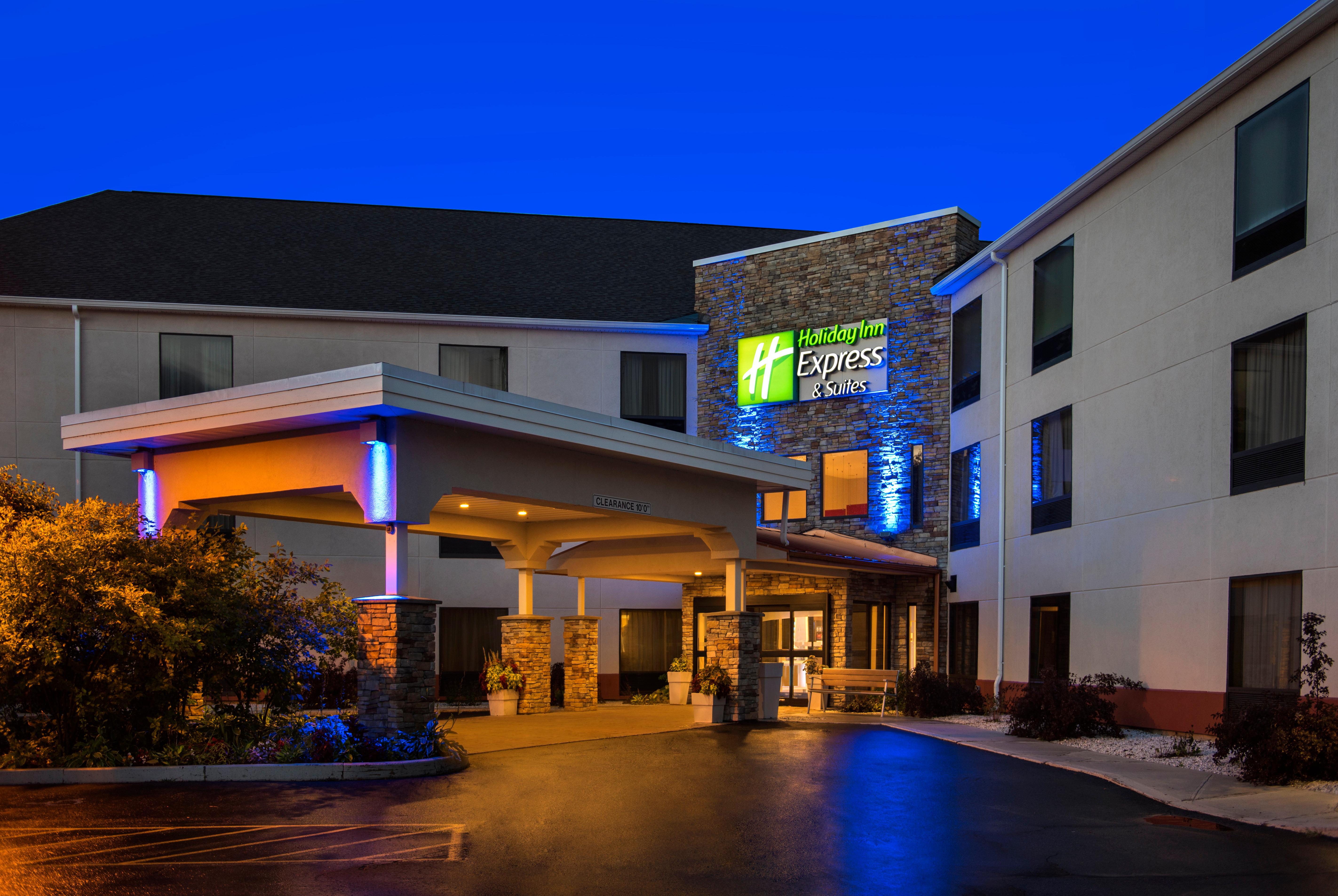Holiday Inn Express Great Barrington By Ihg Exterior photo
