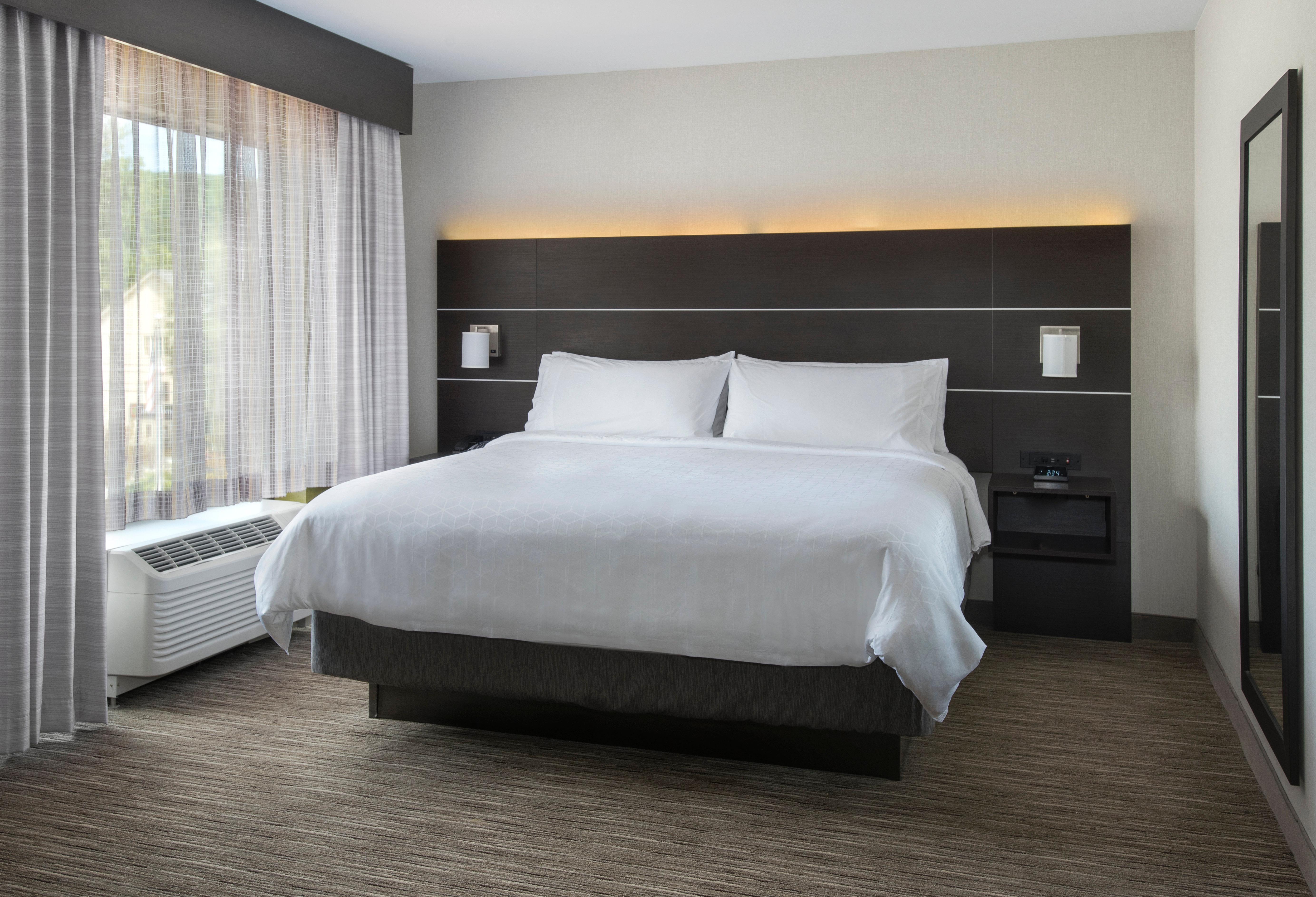 Holiday Inn Express Great Barrington By Ihg Exterior photo