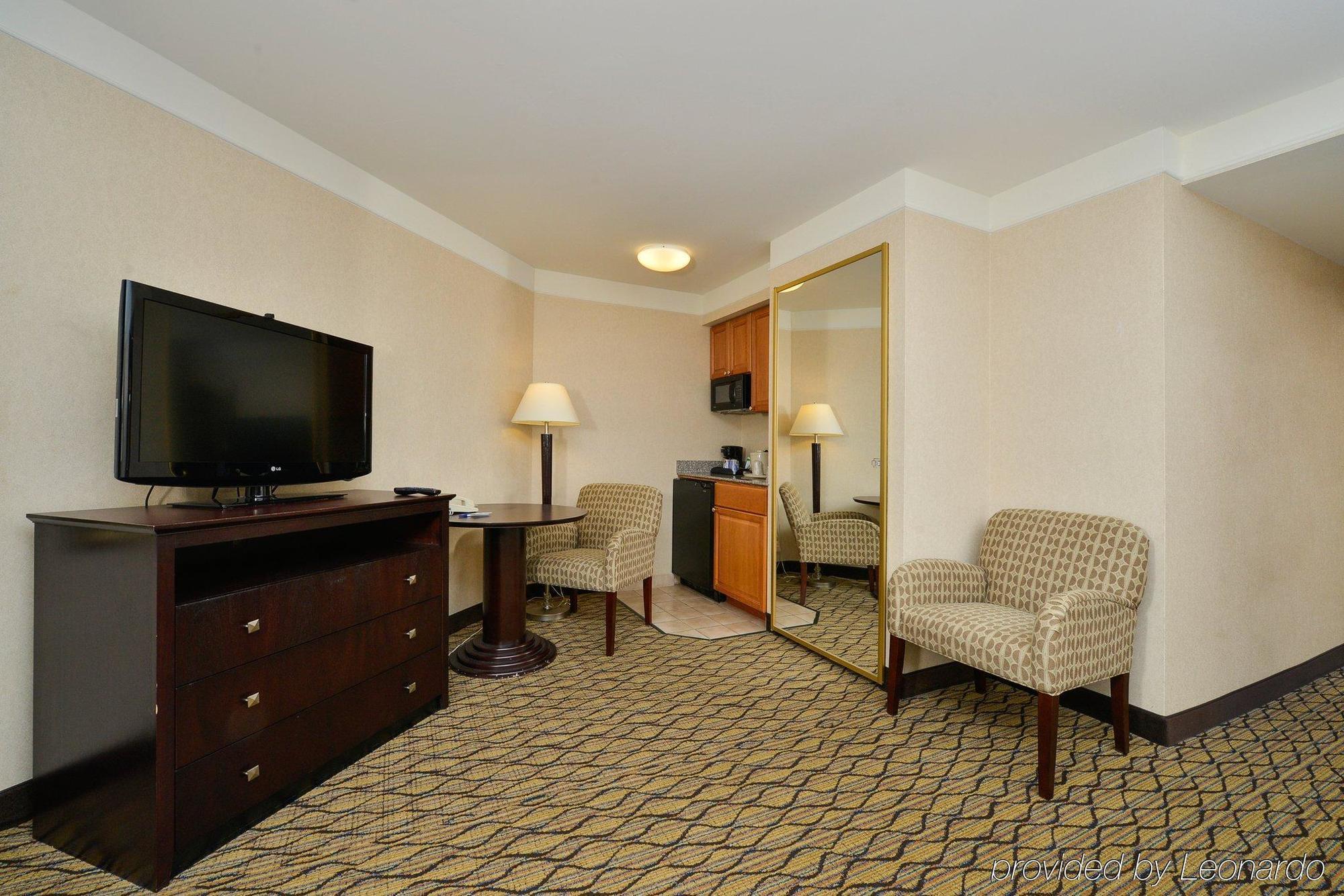 Holiday Inn Express Great Barrington By Ihg Exterior photo