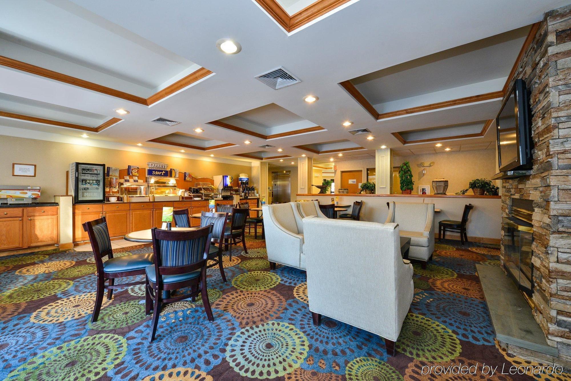 Holiday Inn Express Great Barrington By Ihg Exterior photo